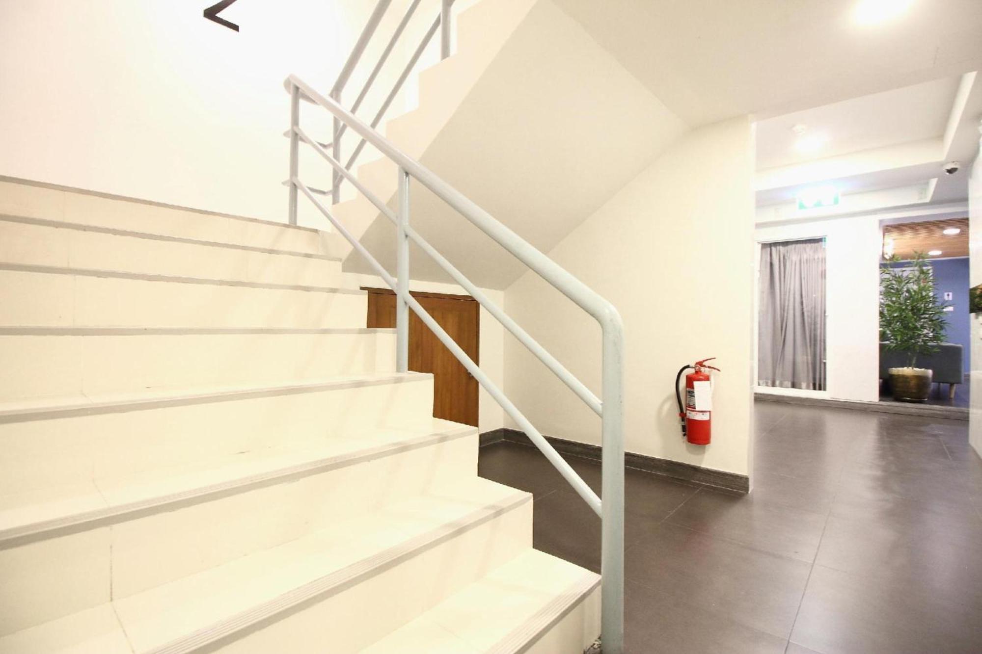 Super Oyo 483 Pannee Hotel Khaosan Бангкок Екстер'єр фото