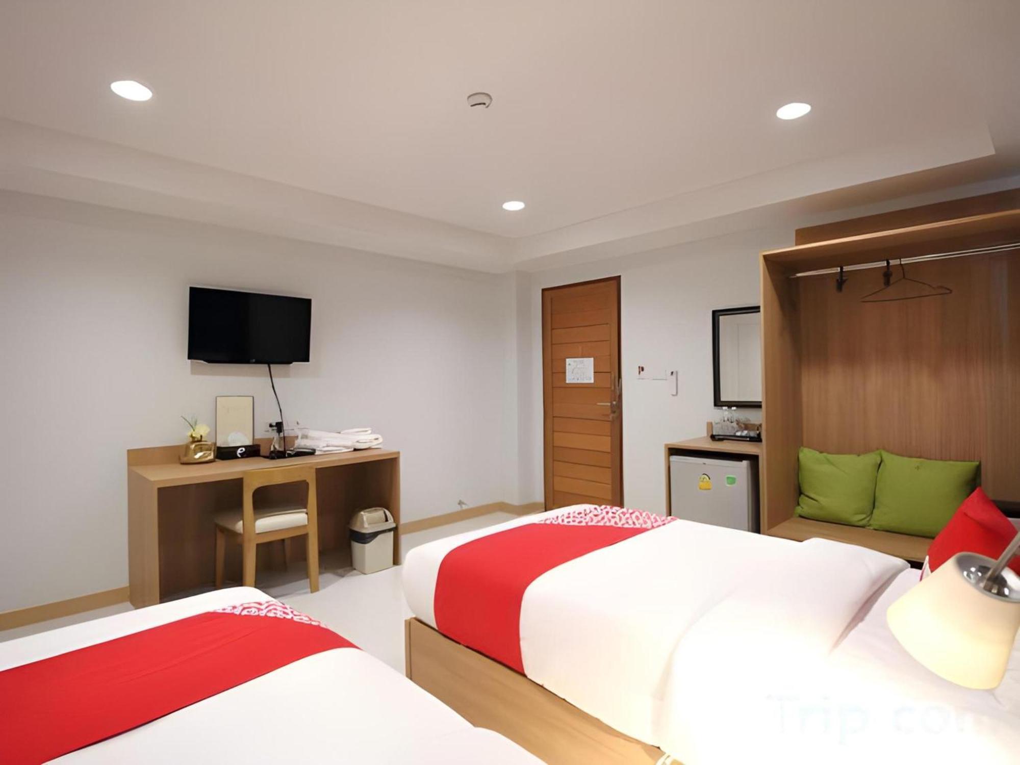 Super Oyo 483 Pannee Hotel Khaosan Бангкок Екстер'єр фото